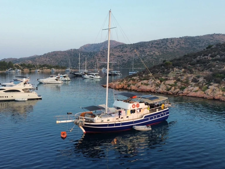 Pronájem Jachta Custom Gulet-Motor Sailor s licencí