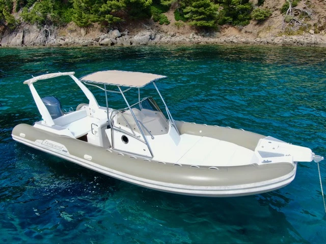 Pronájem jachty v Cavalaire-sur-Mer -Capelli Tempest 850 Open na Samboatu