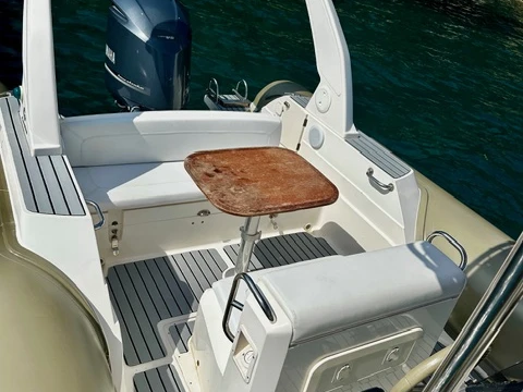 Pronájem lodi Capelli Tempest 850 Open v Cavalaire-sur-Mer na Samboatu