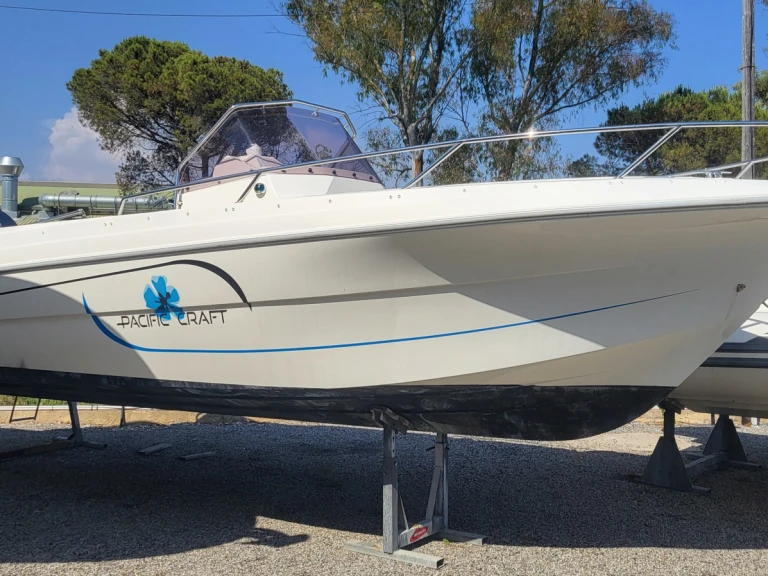 Pronájem Motorová loď v Le Barcarès -Pacific Craft Pacific Craft 670 Open