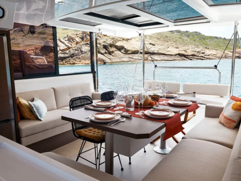 Pronájem Katamarán Bali s licencí