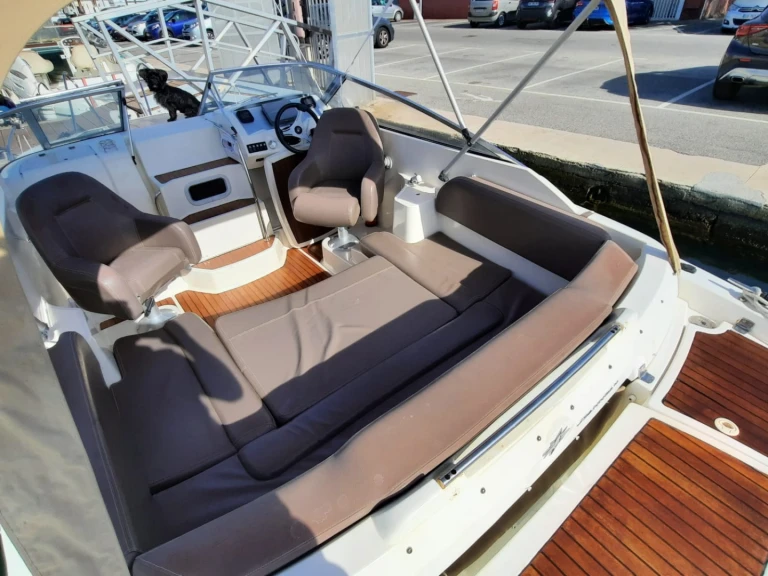 Pronajmout si Jeanneau CAP CAMARAT 6,5 CC Style v Francie