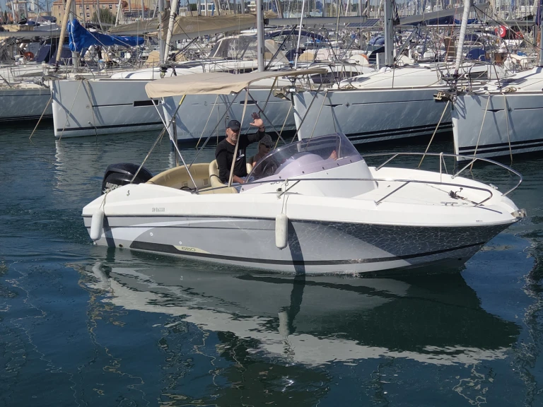 Pronájem lodi Bénéteau Flyer 650 Sun Deck v Toulon na Samboatu