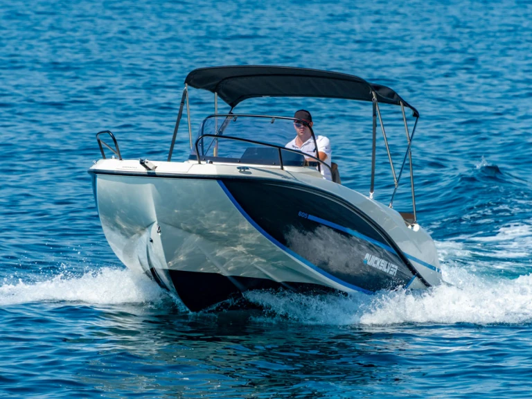 Pronájem lodi Altea lákavé ceny Activ 605 Open