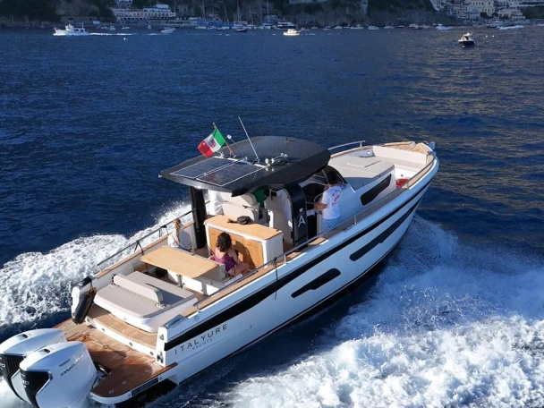 Pronájem lodi italyure 35 v Sorrento na Samboatu