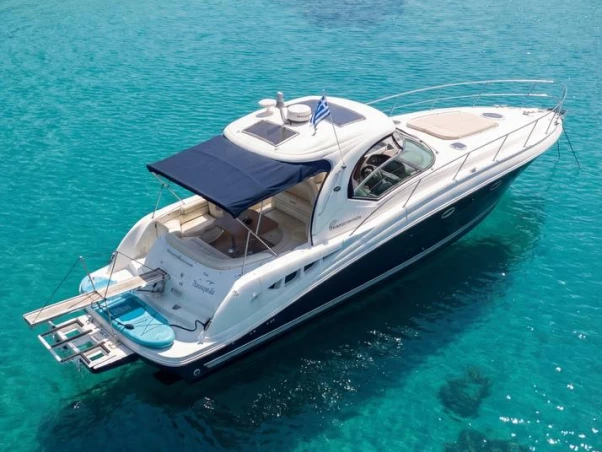 Sea Ray Sea Ray 455 Sundancer jednotlivci a charterové společnosti v Skiathos