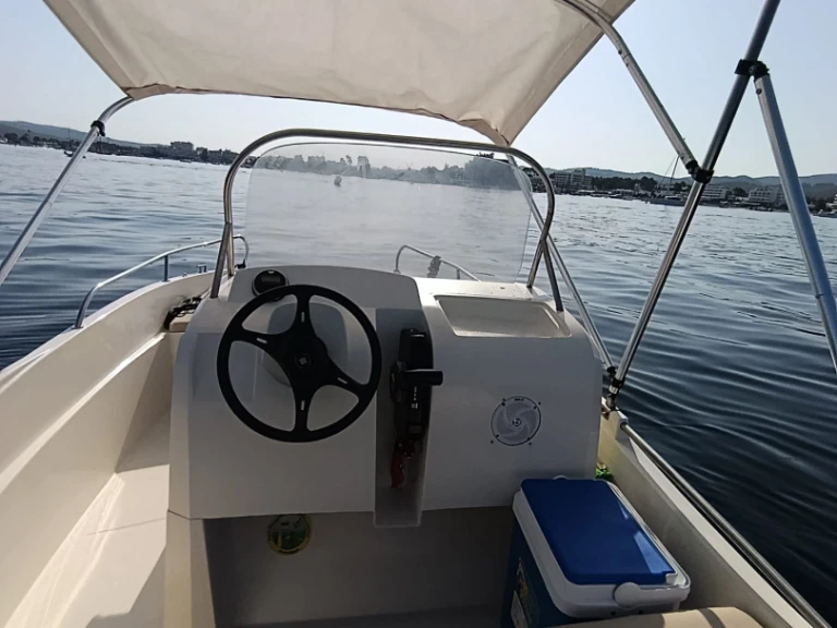 Pronájem lodi Remus Remus 450 open v Sant Antoni de Portmany na Samboatu