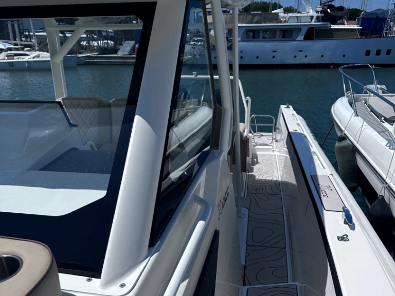 Pronajmout si Zodiac X10CC v Cogolin