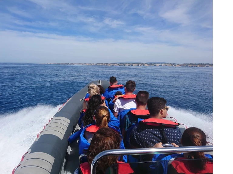 Pronájem lodi Lagos lákavé ceny 88