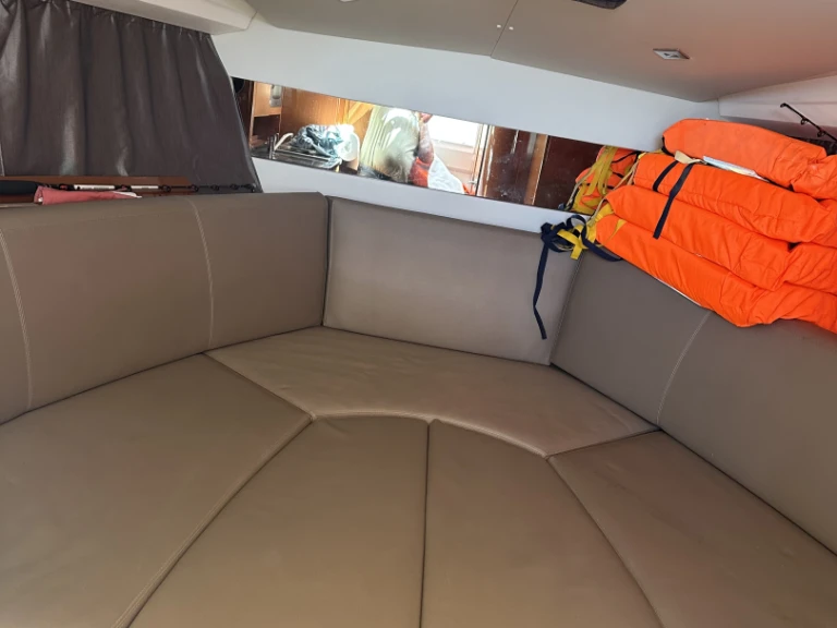 Motorová loď k pronájmu v Mandelieu-la-Napoule za nejlepší cenu