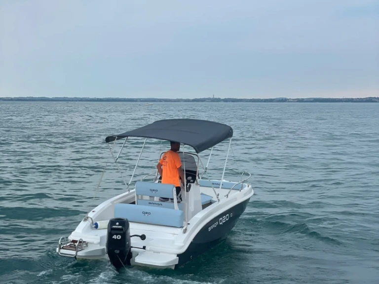 Pronajmout si Barqa Q20 v Moniga del Garda