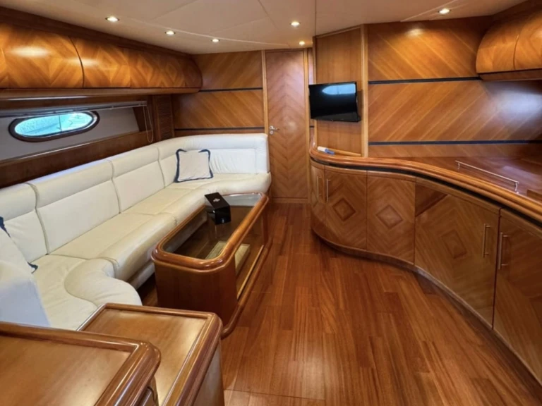 Pronajmout Katamarán se skipperem či ne Cayman v Salerno