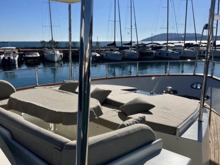 Pronájem Jachta v Salerno -Falcon Falcon 80 Fly