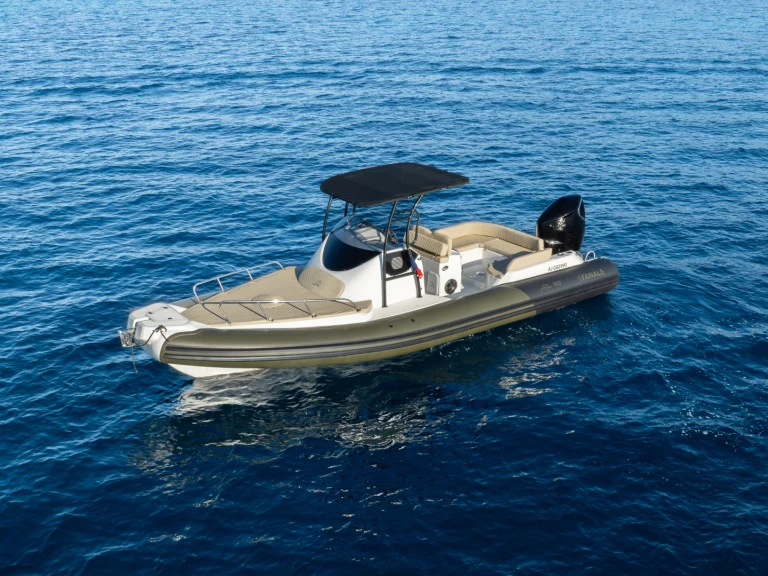 Pronájem Polotuhá loď Fanale marine  s licencí