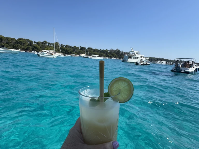 Pronájem lodi Mandelieu-la-Napoule lákavé ceny Activ 755 Sundeck