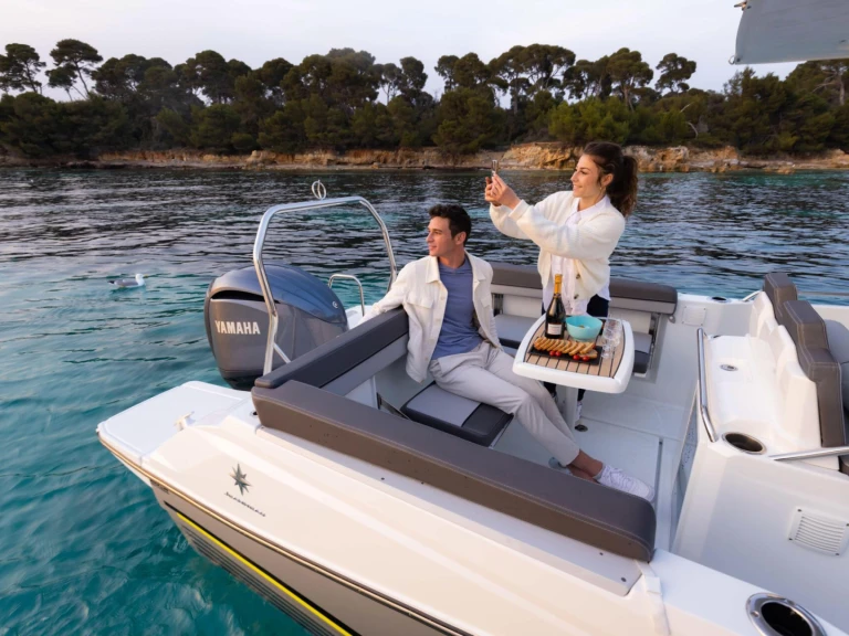 Pronájem lodi Jeanneau Cap Camarat 7.5 CC v Rapallo na Samboatu