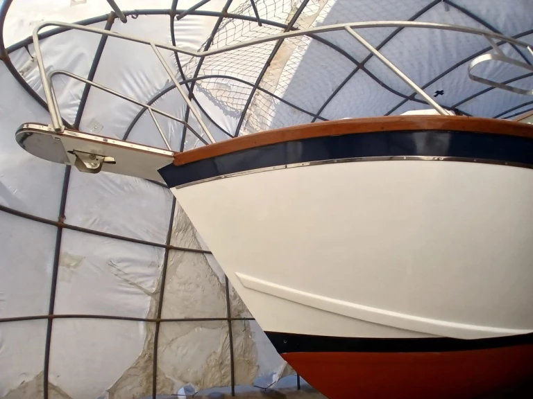 Pronájem Motorová loď Cris-Craft s licencí