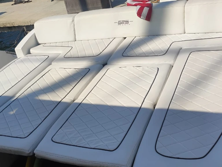 Pronájem lodi Cartagena lákavé ceny Azimut 62 S