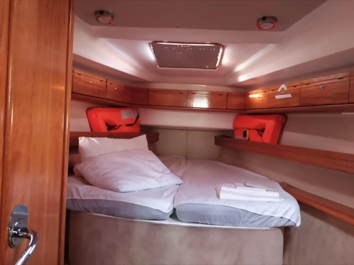 Pronajmout Plachetnice se skipperem či ne Bavaria v Carrara