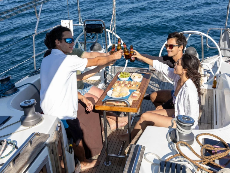 Pronajmout Plachetnice se skipperem či ne Bavaria v Sines