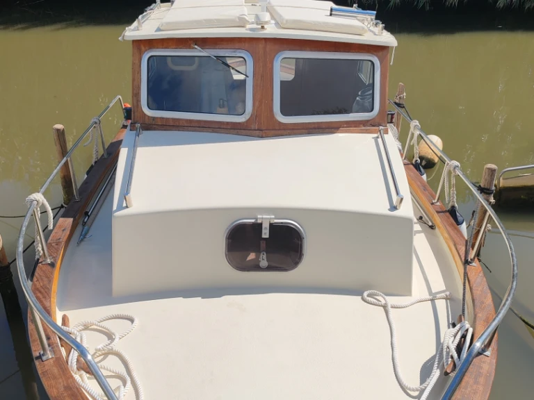 Nauticart  Ruocco jednotlivci a charterové společnosti v Porto Badino