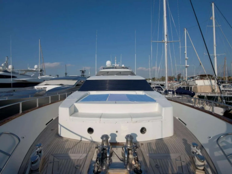 Pronajmout si Falcon AZURE ONE v Atény