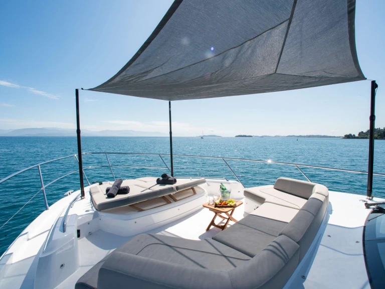 Pronajmout si Princess, UK FAR &amp; AWAY v Gouvia