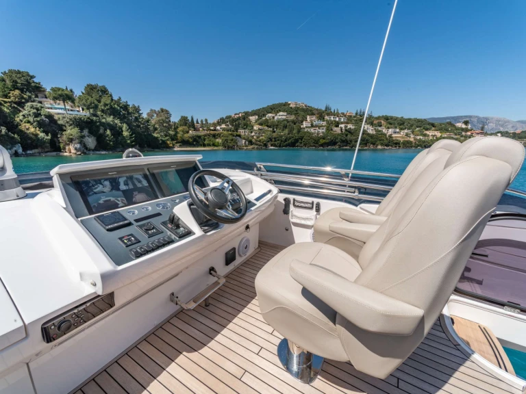 Pronájem lodi Gouvia lákavé ceny FAR &amp; AWAY