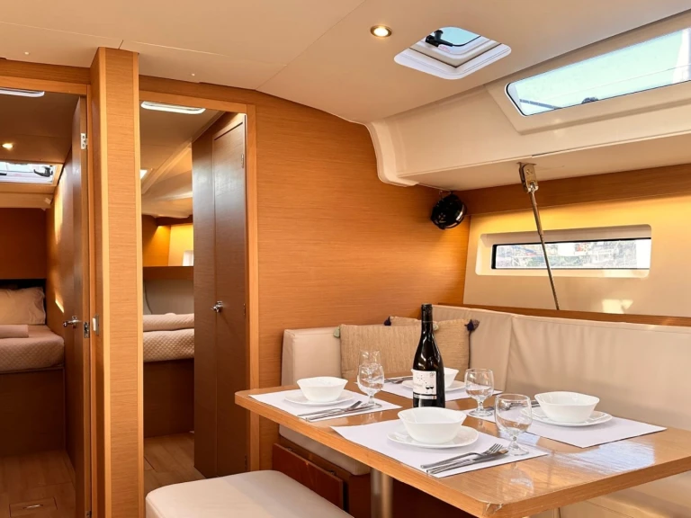 Pronajmout si Jeanneau Sun Odyssey 490 v Fanári
