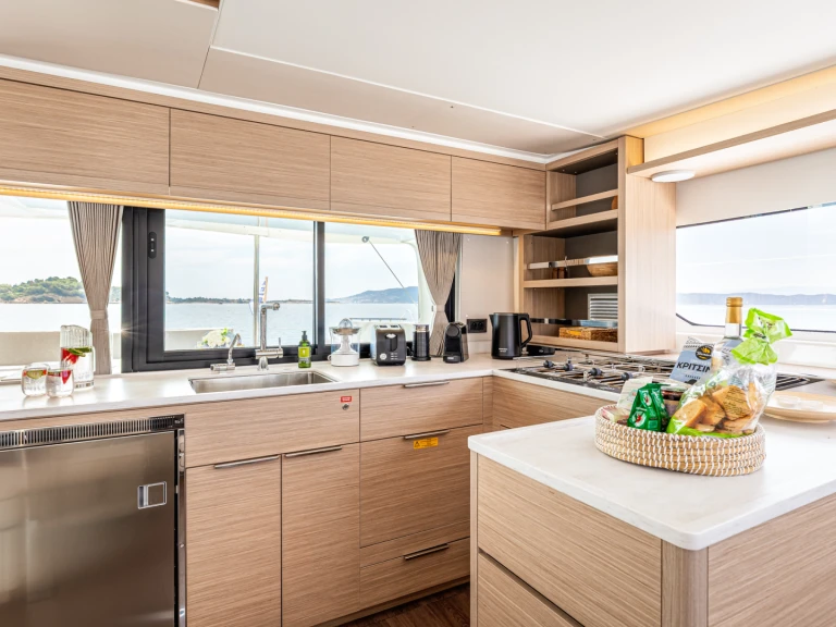 Lagoon Lagoon 46 jednotlivci a charterové společnosti v Gouvia