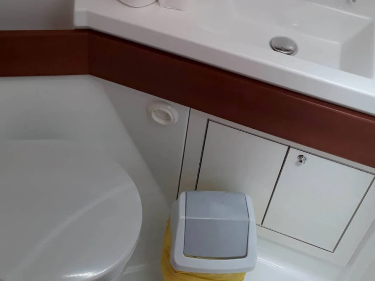 Bénéteau Oceanis 46.1 jednotlivci a charterové společnosti v Piraeus