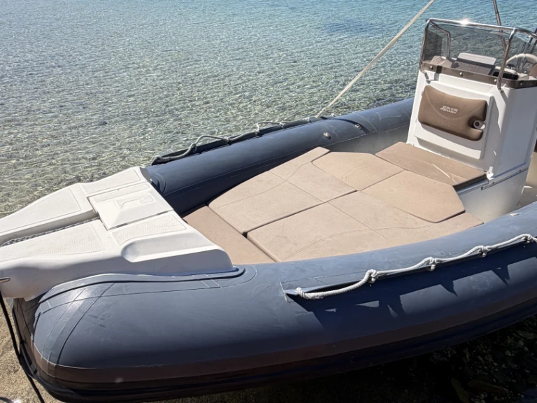 sportis MC56 jednotlivci a charterové společnosti v Gapeau