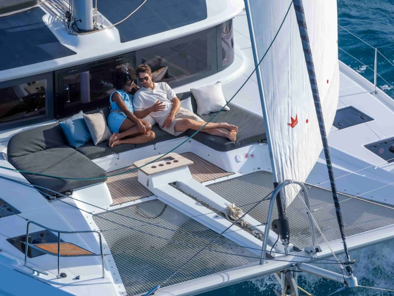 Pronájem Katamarán Lagoon s licencí