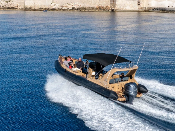 Aga Marine AGA Soul 750 jednotlivci a charterové společnosti v Marina Frapa Dubrovnik