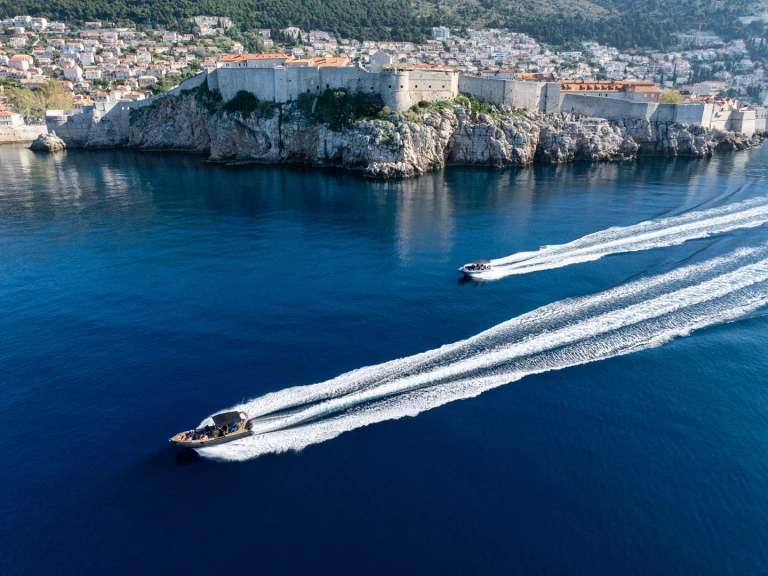 Pronájem lodi Marina Frapa Dubrovnik lákavé ceny AGA Soul 750