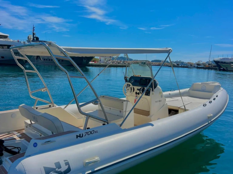 Pronájem lodi Nuova Jolly NJ 700 XL v Saint-Jean-Cap-Ferrat na Samboatu