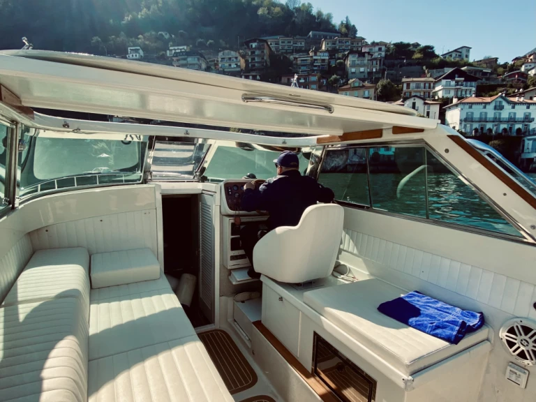 Motorová loď k pronájmu v Como (City) za nejlepší cenu