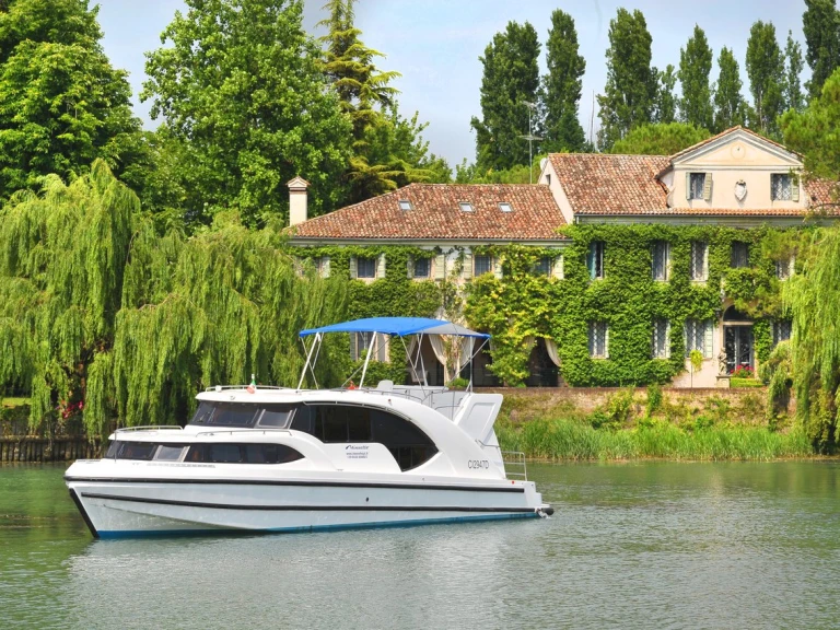 Pronájem Jachta Houseboat Holidays Italia S.R.L. s licencí