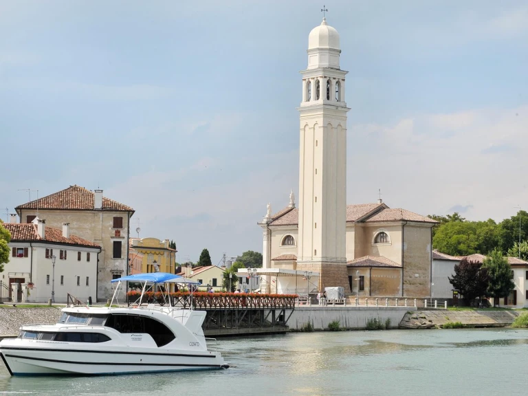 Pronajmout Jachta se skipperem či ne Houseboat Holidays Italia S.R.L. v Casale sul Sile