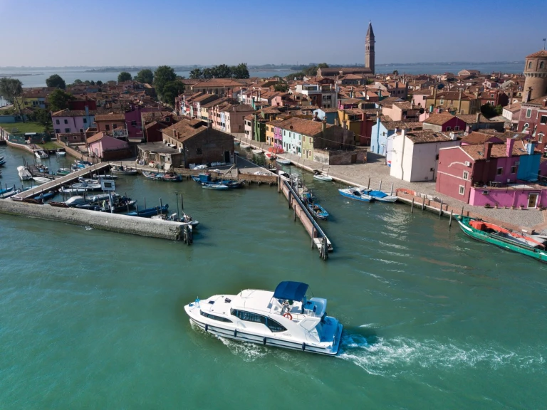 Pronájem Jachta Houseboat Holidays Italia S.R.L. s licencí