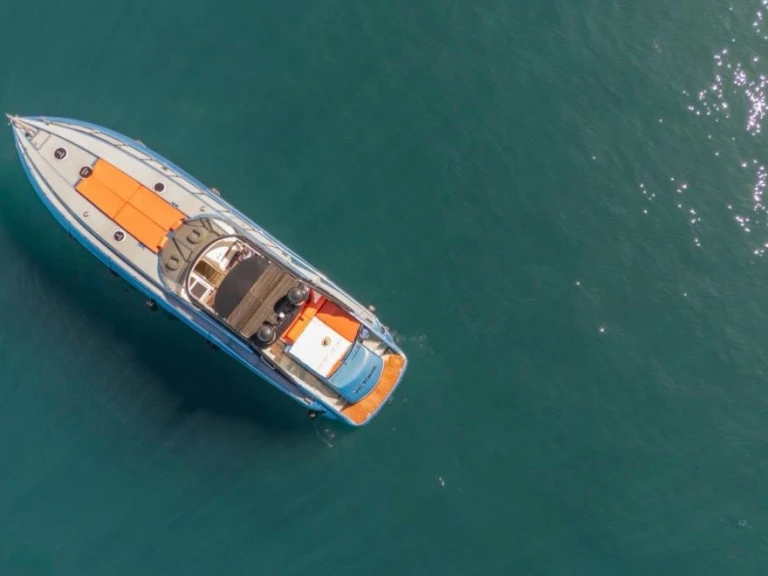 Pronájem lodi Sunseeker Predator 63 v Saint-Tropez na Samboatu