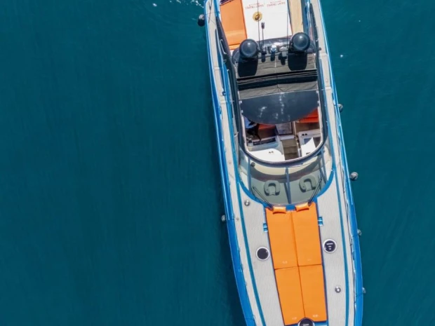 Pronájem Motorová loď Sunseeker s licencí