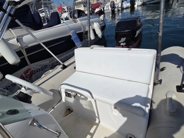 Pronajmout si Zodiac International v Toulon