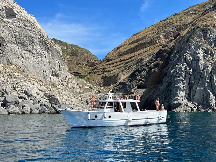 Pronájem lodi Custom Gozzo42 v Porto di Forio na Samboatu