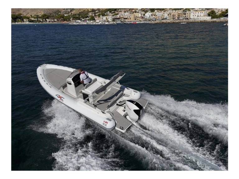 Pronajmout si 4XC HA 8.5 v Saint-Florent