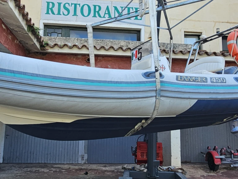 Pronajmout si Capelli Lancer 480 v La Maddalena