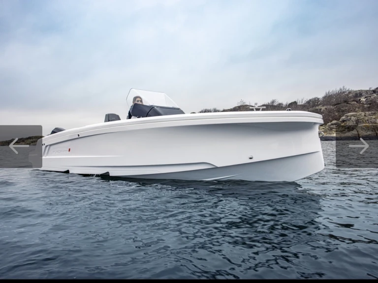 Pronájem Motorová loď Axopar s licencí