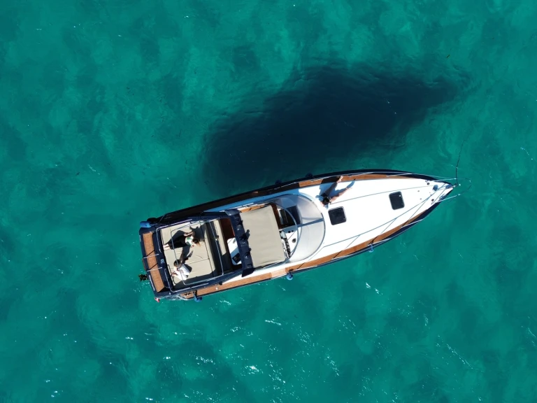 Pronajmout Motorová loď se skipperem či ne Sunseeker v Mandelieu-la-Napoule