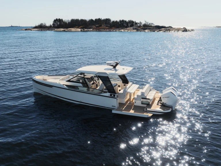 Pronájem Motorová loď Saxdor s licencí