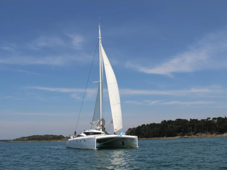 Pronájem lodi Lerouge VIK 125 v Francie na Samboatu